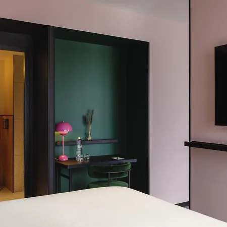 Tribe Croix Rousse 4* ليون