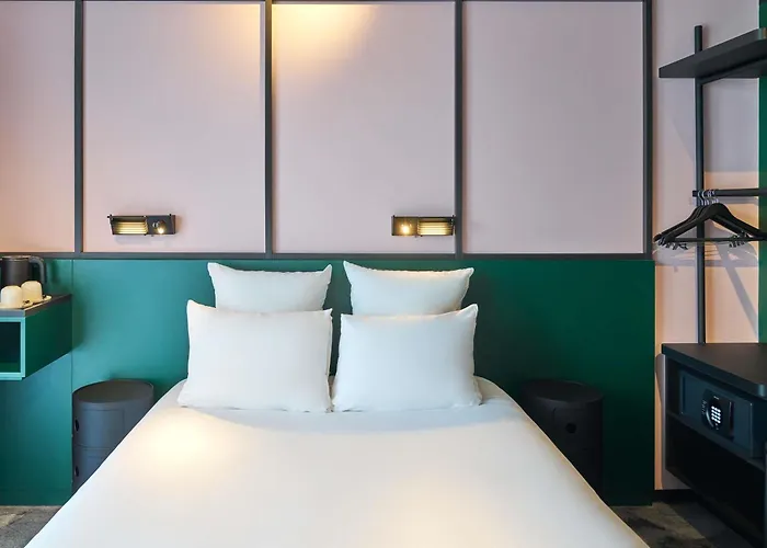 Tribe Croix Rousse Hotel 4*